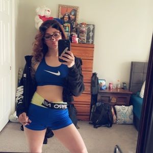 Meet your Posher, Samantha